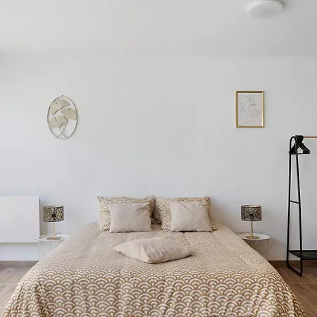 La Parenthese Du Loir Bed & Breakfast 3*